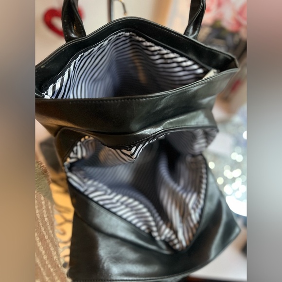 Valcom stone Elegant Black vegan Leather Tote Bag - Picture 11 of 12